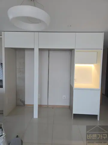 부산 동래구 냉장고장 리폼 명륜자이아파트 홈카페장과 로봇청소기까지 문제없어요 현장 사진