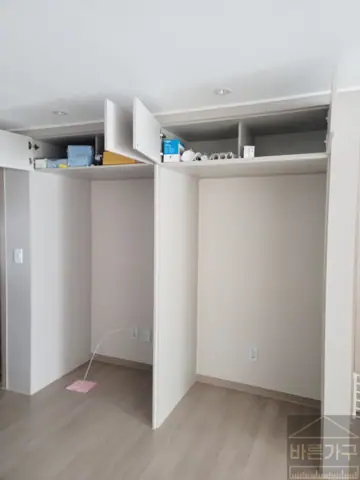 양산 냉장고장리폼, 사송더샵데시앙3차에서 프리스탠딩 맞춤 구성을 만들어드렸습니다. 현장 사진