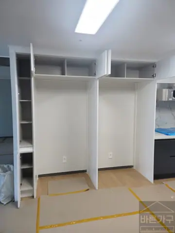 부산 냉장고장리폼, 서면비스타동원에서 프리스탠딩에 맞춰진 구성을 만들어드렸어요. 현장 사진